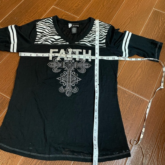 LA Kitty Burn Out Baseball FAITH Tee Size large black white silver bling cotton - Picture 8 of 13